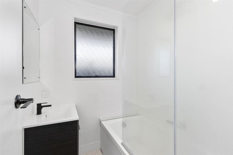 Photo of property in 12 Rutherford Street, Woolston, Christchurch, 8023