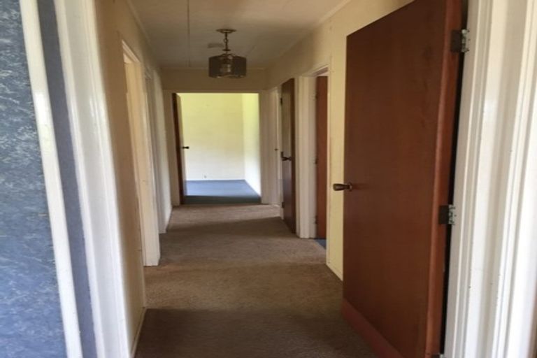 Photo of property in 126 Sunset Road, Unsworth Heights, Auckland, 0632