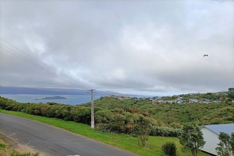 Photo of property in 21 Ladbrooke Drive, Newlands, Wellington, 6037