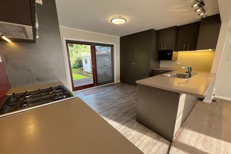 Photo of property in 16 Stirling Crescent, Hokowhitu, Palmerston North, 4410