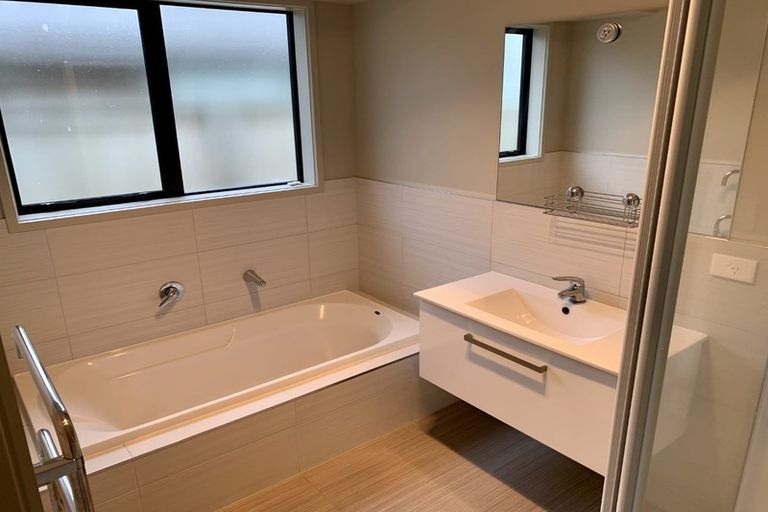 Photo of property in 13 Kennedy Lane, Hamilton East, Hamilton, 3216