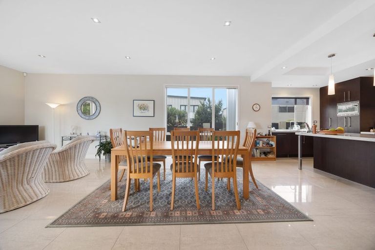 Photo of property in 22 Bluefin Way, West Harbour, Auckland, 0618