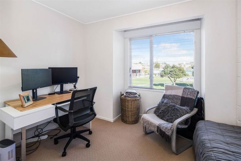 Photo of property in 20f5 Frankmoore Avenue, Johnsonville, Wellington, 6037