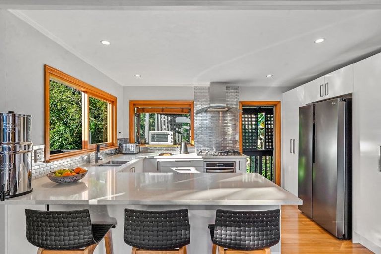 Photo of property in 14 Hebe Place, Birkenhead, Auckland, 0626