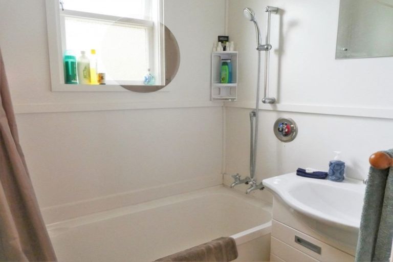 Photo of property in 128 Queen Street, Westport, 7825