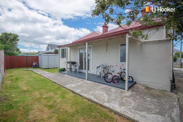 Photo of property in 68 Royal Crescent, Saint Kilda, Dunedin, 9012