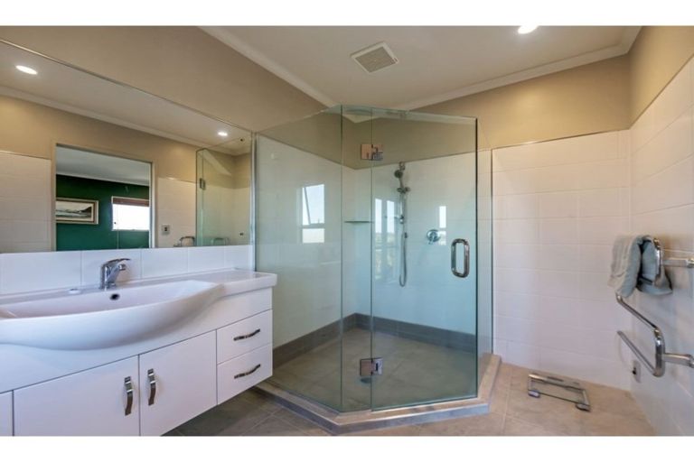 Photo of property in 19 Javelin Close, Gulf Harbour, Whangaparaoa, 0930
