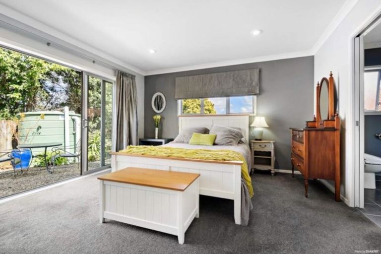 Photo of property in 7 Jomard Terrace, Northcross, Auckland, 0632
