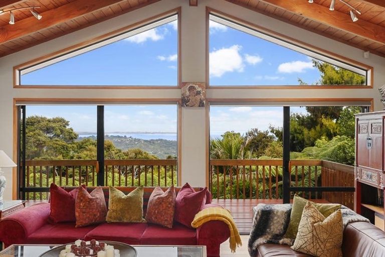 Photo of property in 280 Shaw Road, Titirangi, Auckland, 0604