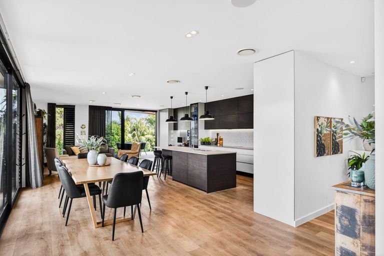 Photo of property in 24 Park Rise, Campbells Bay, Auckland, 0630