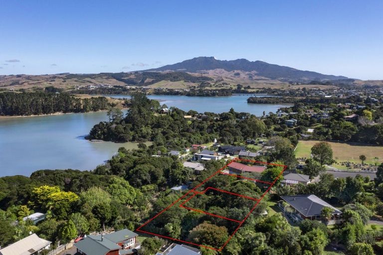Photo of property in 20 East Street, Raglan, 3225