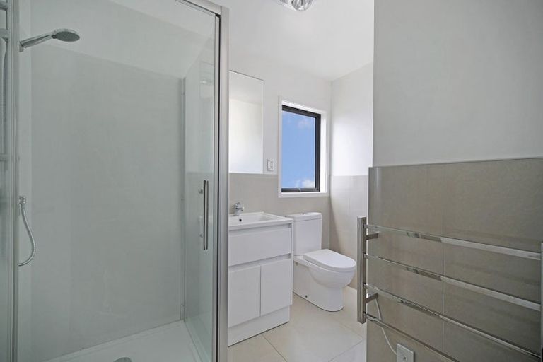 Photo of property in 60 Niu Lane, Te Atatu South, Auckland, 0610