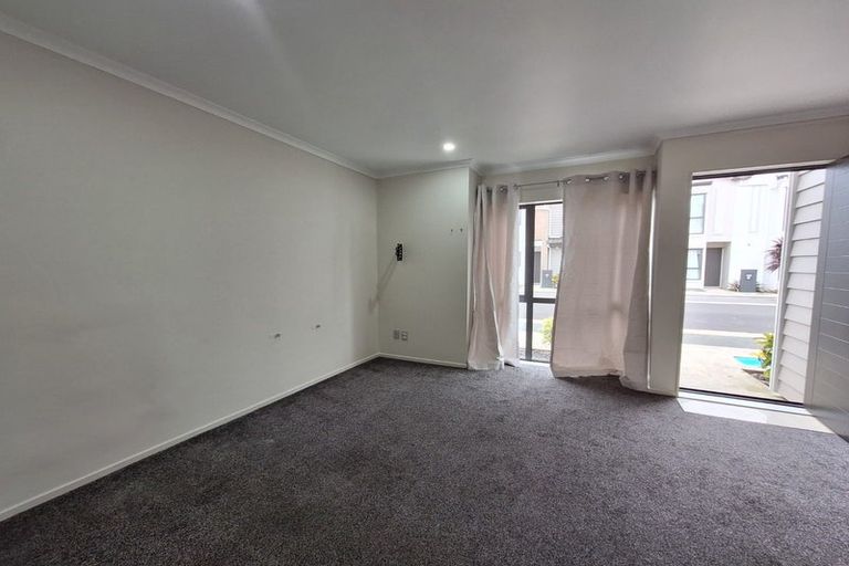 Photo of property in 10/4 Wallson Crescent, Wiri, Auckland, 2104