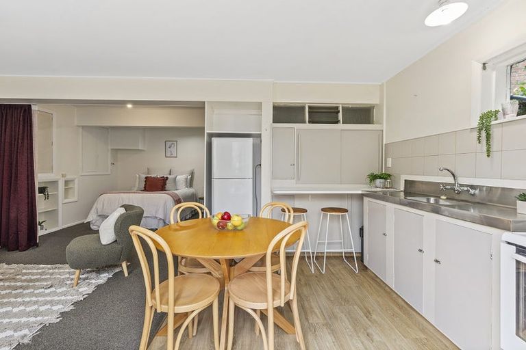 Photo of property in 18 Tawa Terrace, Tawa, Wellington, 5028