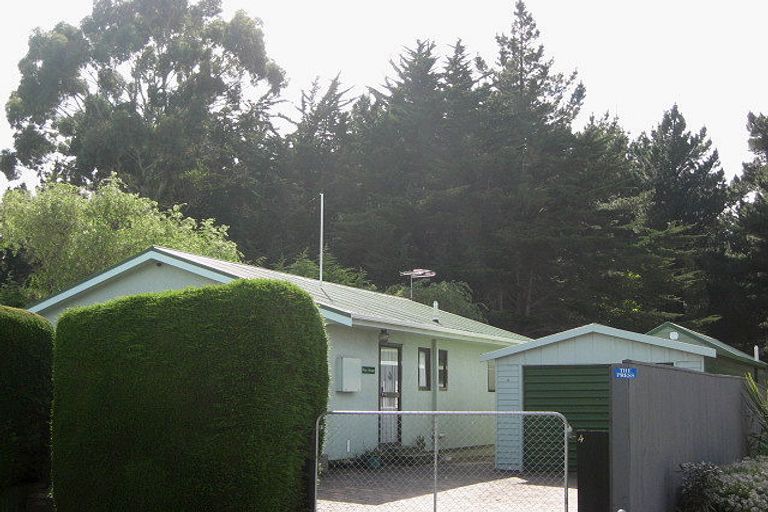 Photo of property in 4 Pine Avenue, Waikuku Beach, 7473
