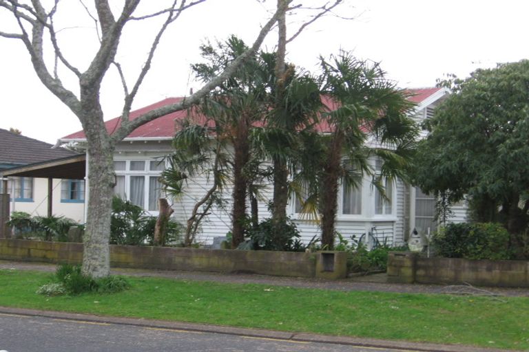 Photo of property in 12 Livingstone Avenue, Nawton, Hamilton, 3200