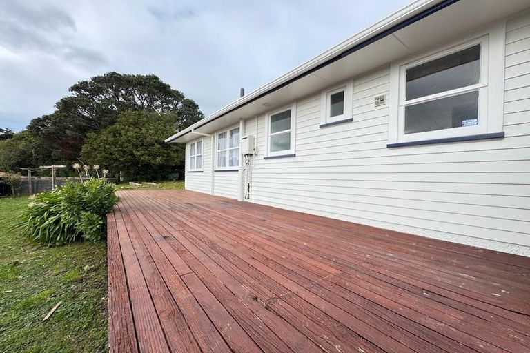 Photo of property in 16 Beazley Avenue, Paparangi, Wellington, 6037