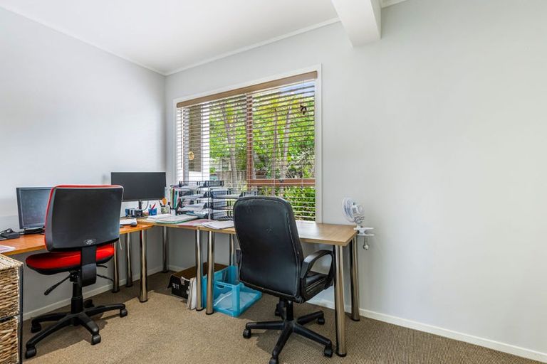 Photo of property in 42 Konini Road, Titirangi, Auckland, 0604