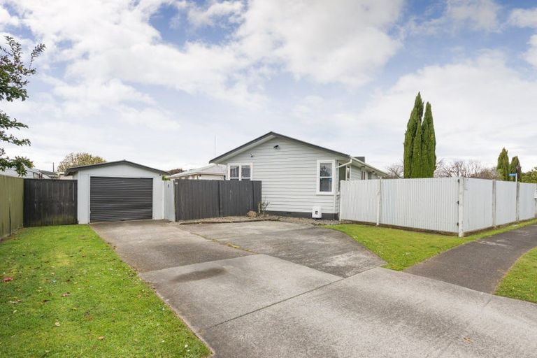 Photo of property in 87 Sutherland Crescent, Westbrook, Palmerston North, 4412