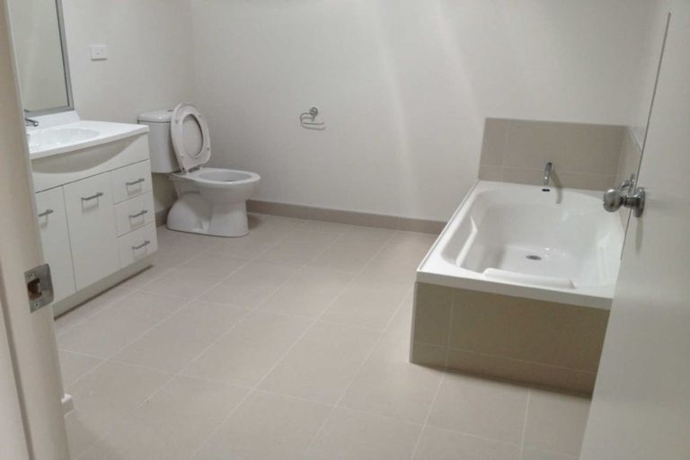Photo of property in 75 Popokatea Drive, Takanini, 2112