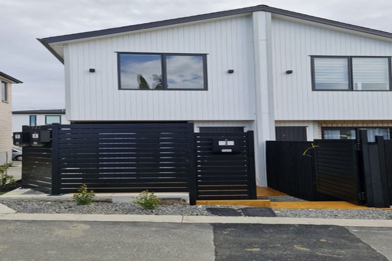 Photo of property in 4/532 Glenfield Road, Glenfield, Auckland, 0629