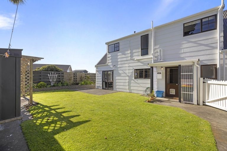 Photo of property in 28 Mccarthy Street, Hawera, 4610