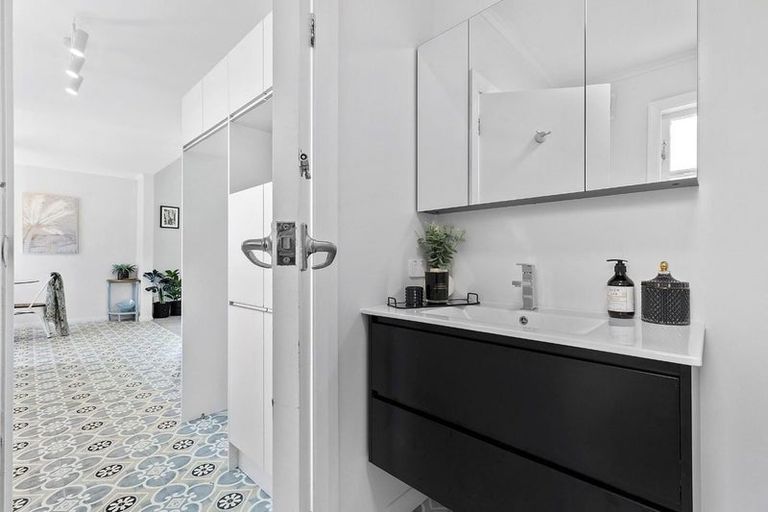 Photo of property in 20 Emmett Street, Newtown, Wellington, 6021