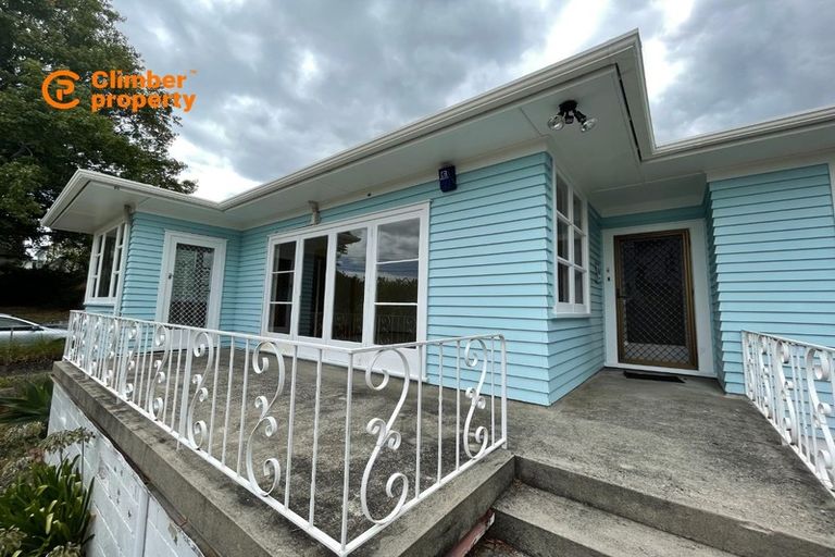 Photo of property in 8 Sherwood Avenue, Te Atatu South, Auckland, 0610