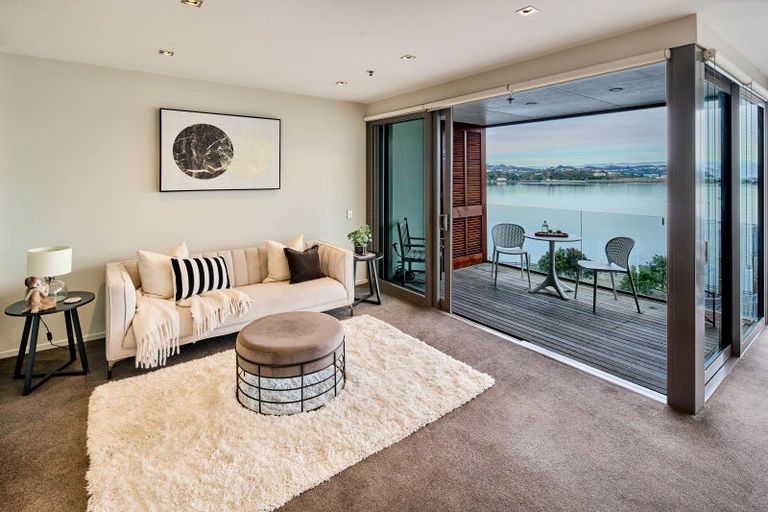 Photo of property in Patent 326 Apartments, 504s/326 Evans Bay Parade, Hataitai, Wellington, 6021