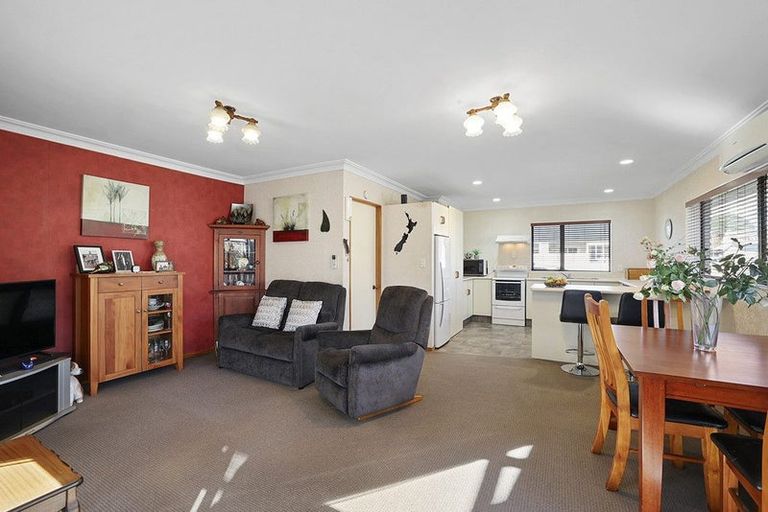 Photo of property in 1/30 Whiteley Street, Moturoa, New Plymouth, 4310