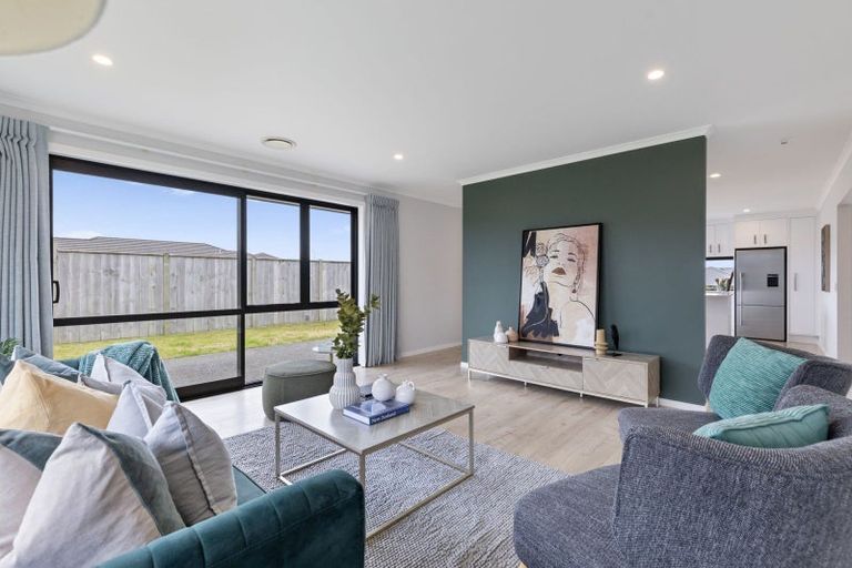 Photo of property in 202 Pacific Drive, Fitzherbert, Palmerston North, 4410