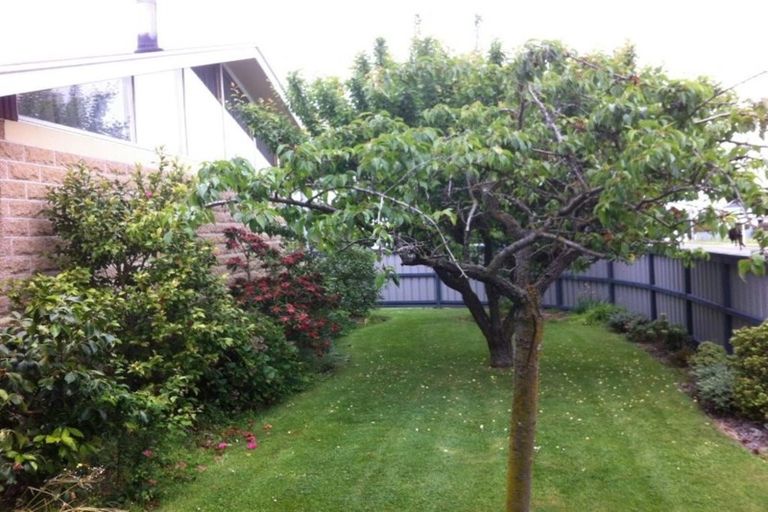 Photo of property in 1 Fraser Place, Rangiora, 7400