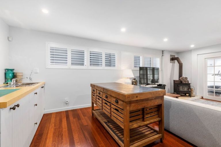 Photo of property in 438 Muritai Road, Eastbourne, Lower Hutt, 5013
