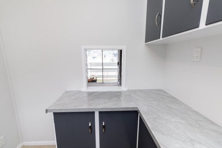 Photo of property in 5 Hawker Street, Mount Victoria, Wellington, 6011