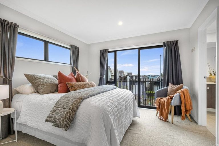 Photo of property in 35 Mapou Road, Hobsonville, Auckland, 0616