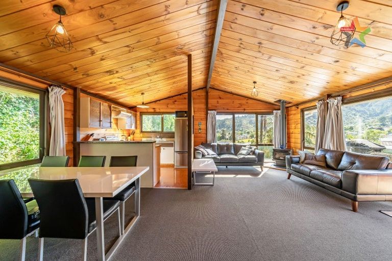 Photo of property in 30 Korau Grove, Stokes Valley, Lower Hutt, 5019