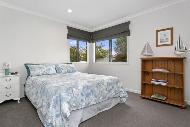 Photo of property in 33 Norfolk Drive, Cambridge, 3434