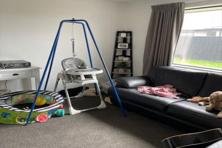 Photo of property in 5 Roles Way, Rolleston, 7615