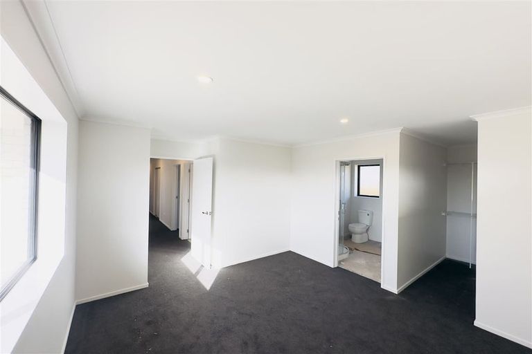 Photo of property in 11 Herridge Street, Woodend, 7691