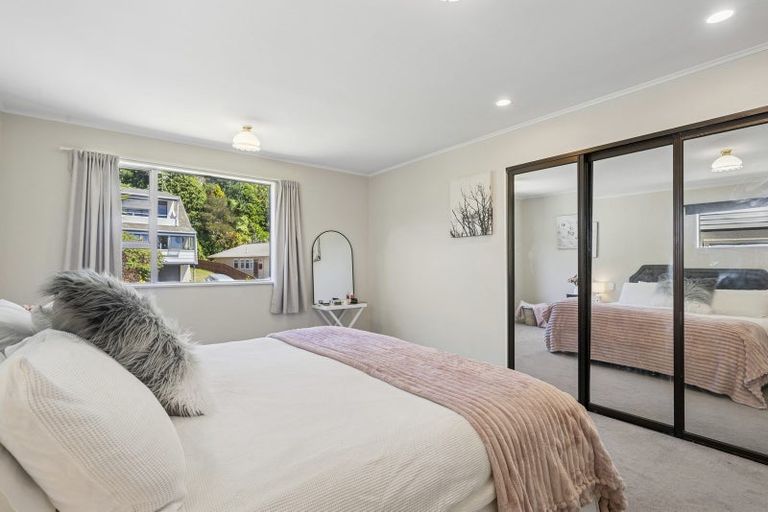 Photo of property in 15 Westhaven Drive, Tawa, Wellington, 5028