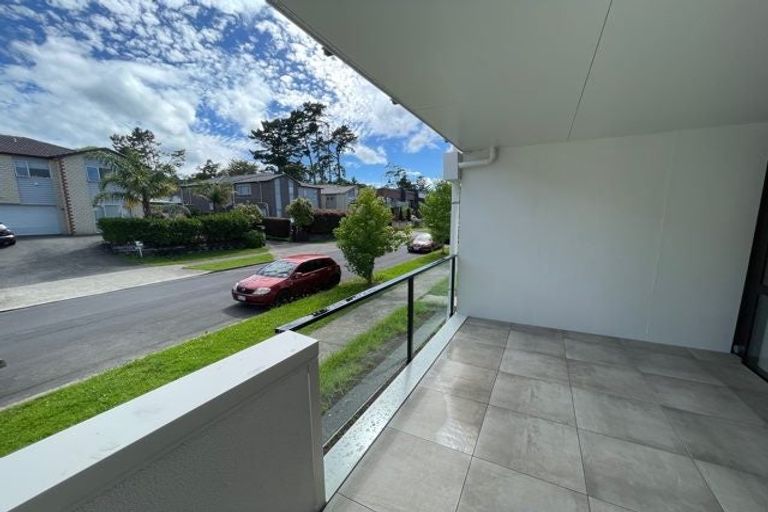 Photo of property in 19/11 Carlos Drive, Flat Bush, Auckland, 2016