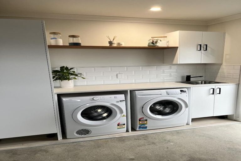 Photo of property in 5a Chelwood Street, Takaro, Palmerston North, 4412