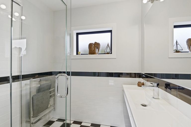 Photo of property in 208 Knowles Street, St Albans, Christchurch, 8052