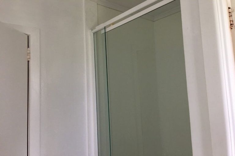 Photo of property in 5 Te Kanawa Crescent, Henderson, Auckland, 0610