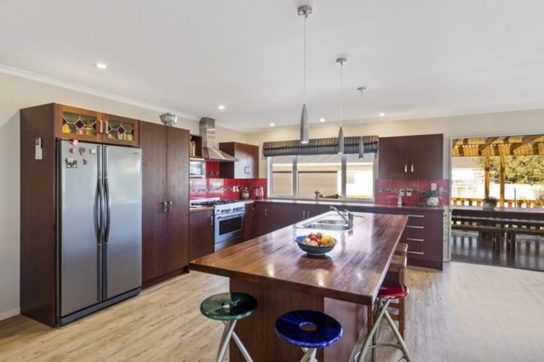 Photo of property in 104 Kowhai Street, Naenae, Lower Hutt, 5011