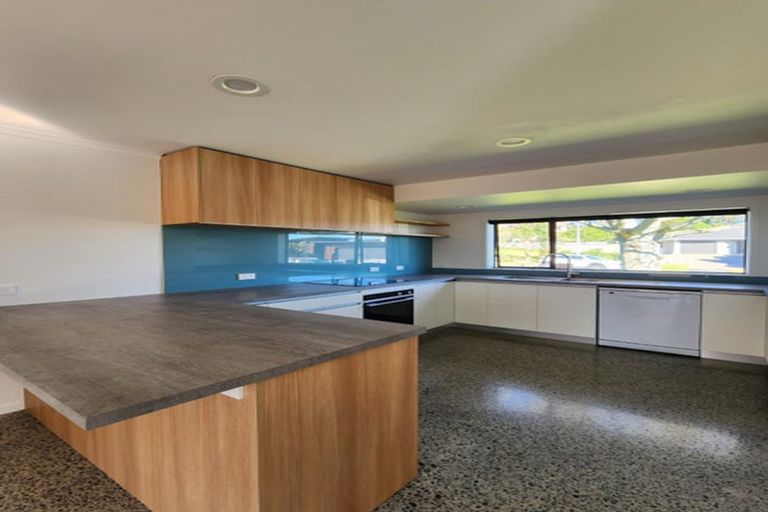 Photo of property in 7 Kaitake Place, Oakura, 4314