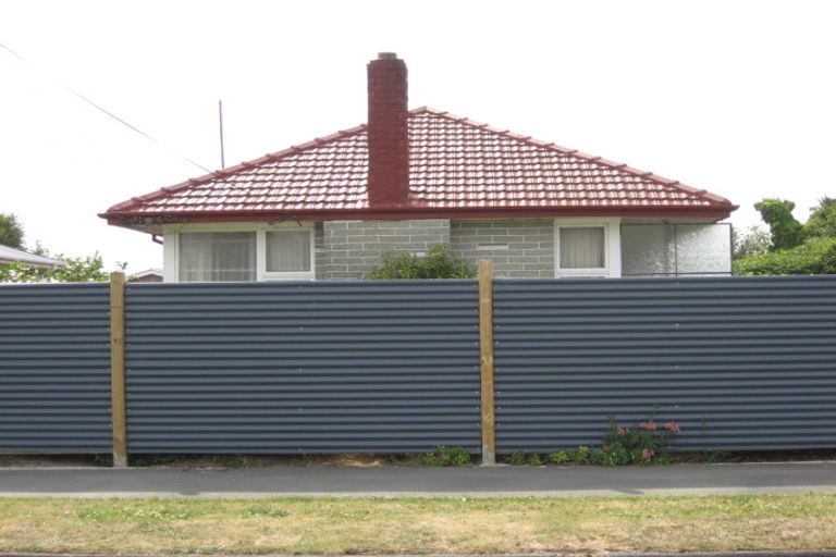 Photo of property in 1/17 Frensham Crescent, Woolston, Christchurch, 8062