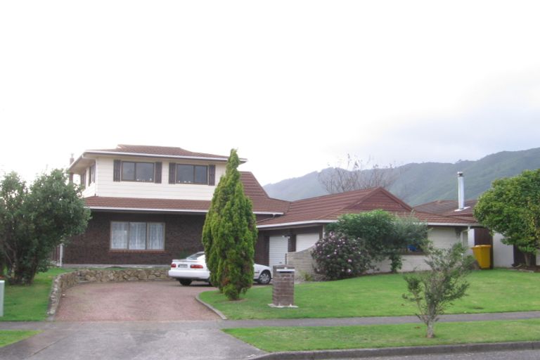 Photo of property in 7 Rewarewa Crescent, Waikanae, 5036