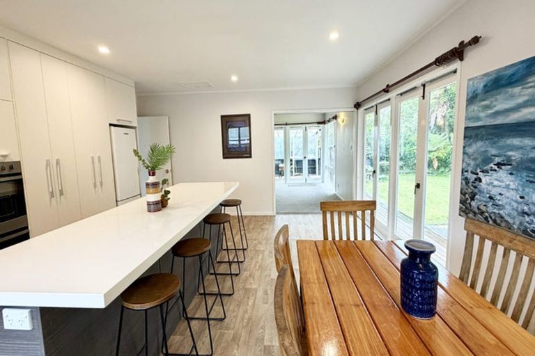 Photo of property in 19 Mappin Place, Chatswood, Auckland, 0626