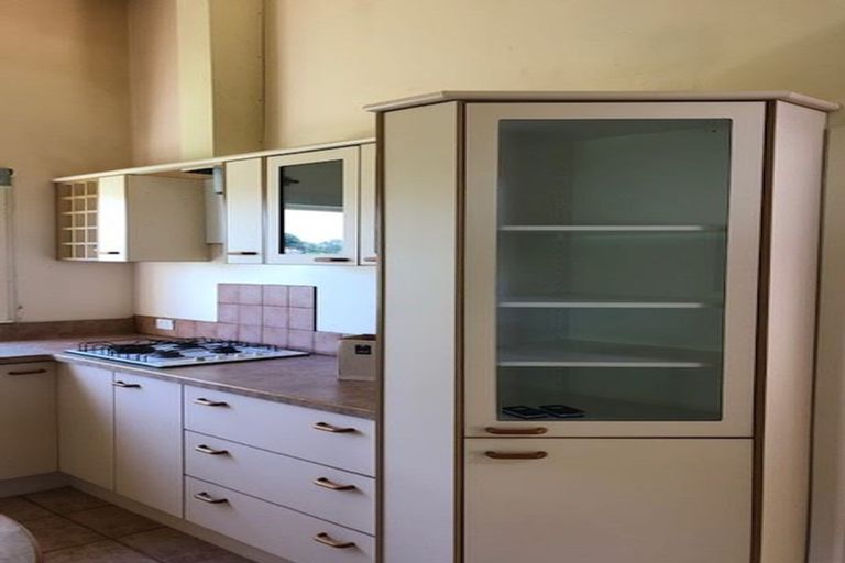 Photo of property in 160 Newlands Road, Newlands, Wellington, 6037